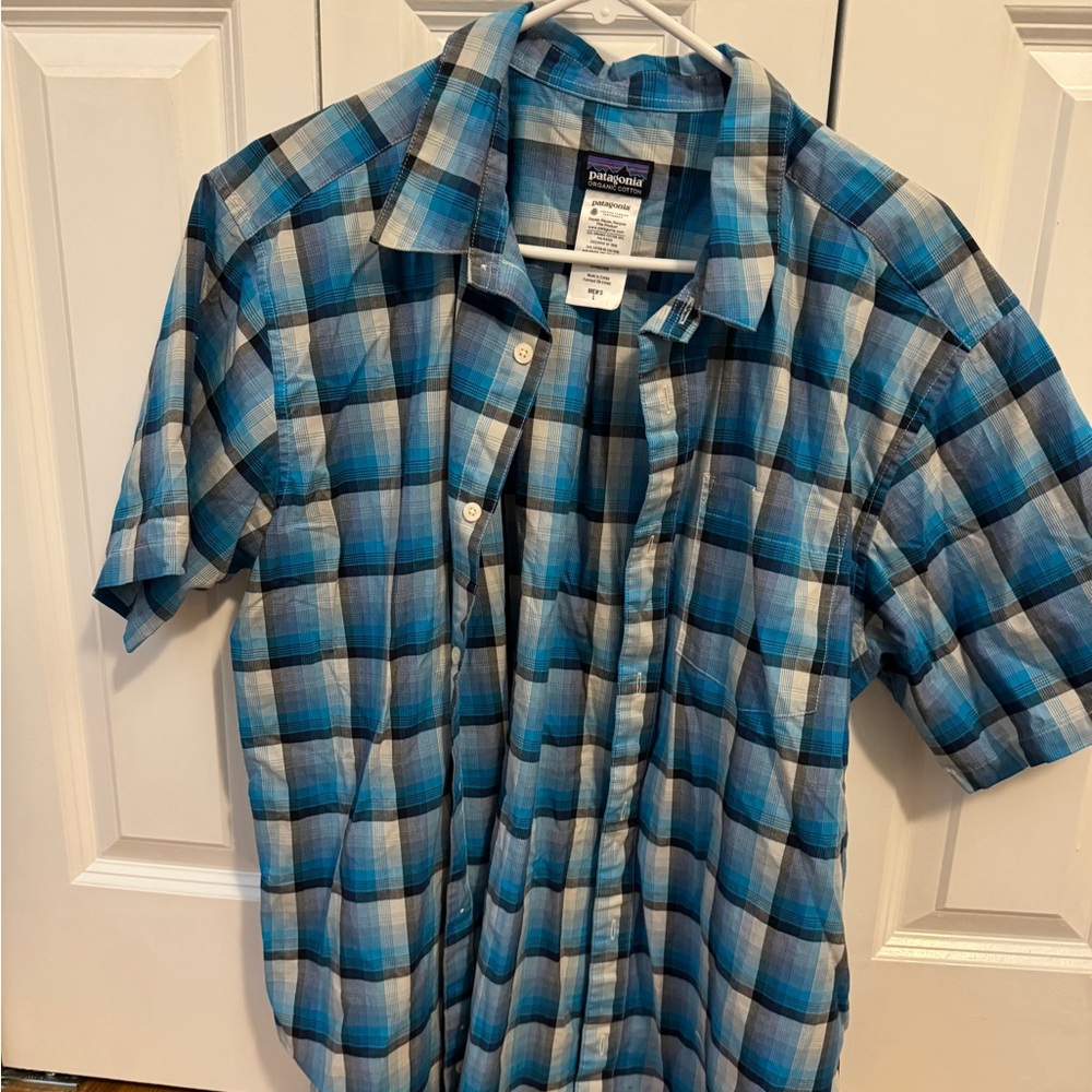 Patagonia organic Cotten multi colored men’s shirt